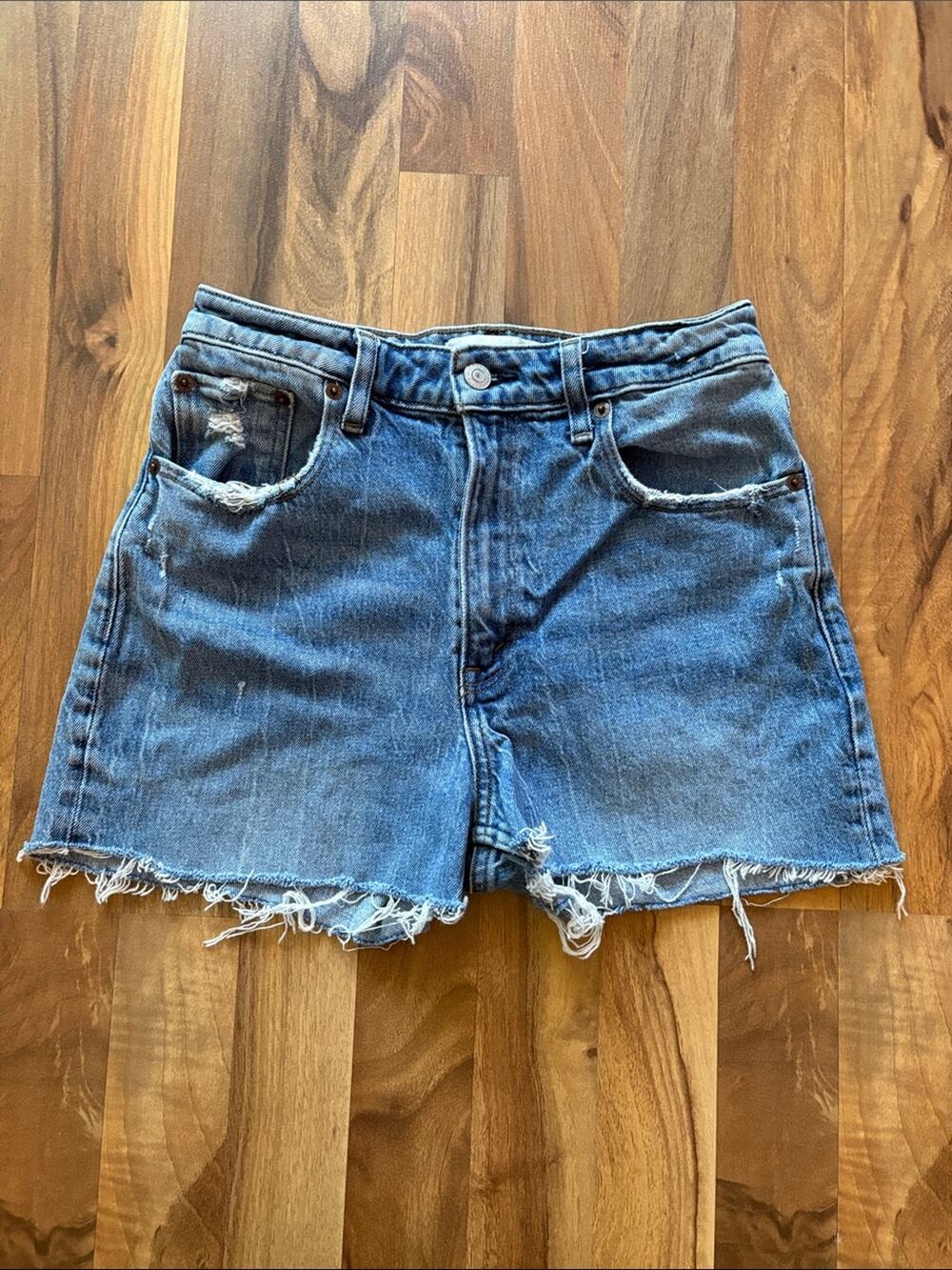Abercrombie & Fitch High Rise Mom Jean Denim Shorts Women’s Size 24/4